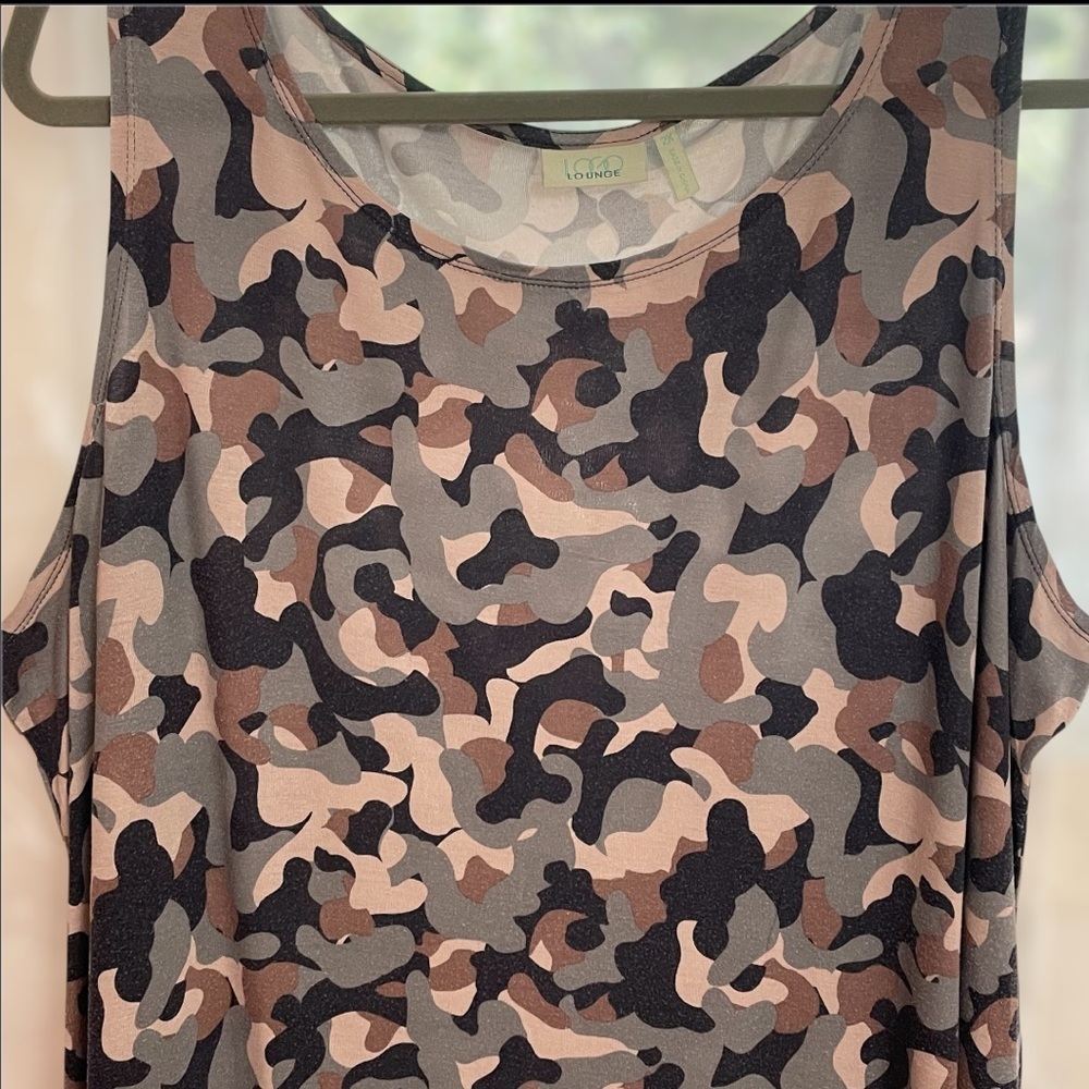 LOGO by Lori Goldstein Camouflage Tank Top - Picture 4 of 9